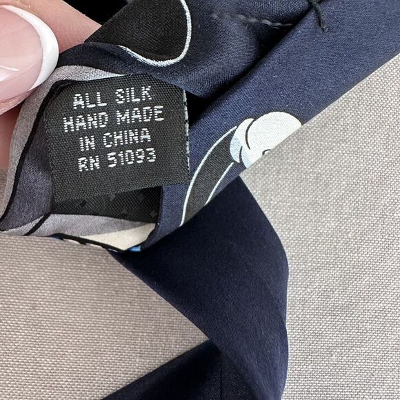 MICKEY UNLIMITED BLUE/RED/WHITE AIRPLANE MOTIF TIE - NECK TIES - 100% SILK - Picture 4 of 5